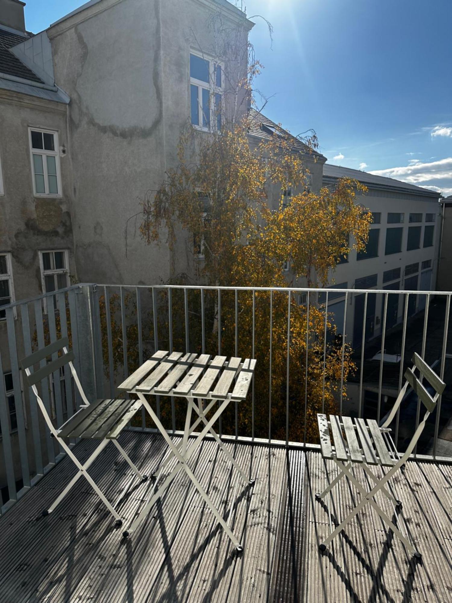 Altbaujuwel Mit Terrasse, 15 Apartment Wien